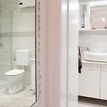 Kairos Apartment